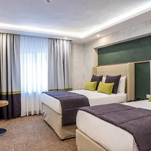 4* Otel Carlton Old